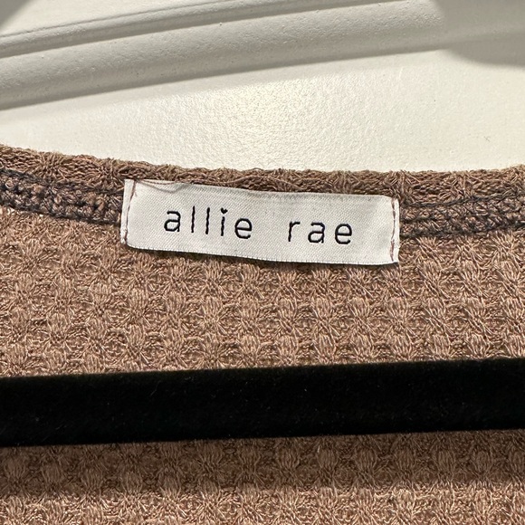 Allie Rae Women’s Peasant Blouse Snakeskin animal print Sleeve, Side Tie - Picture 3 of 5